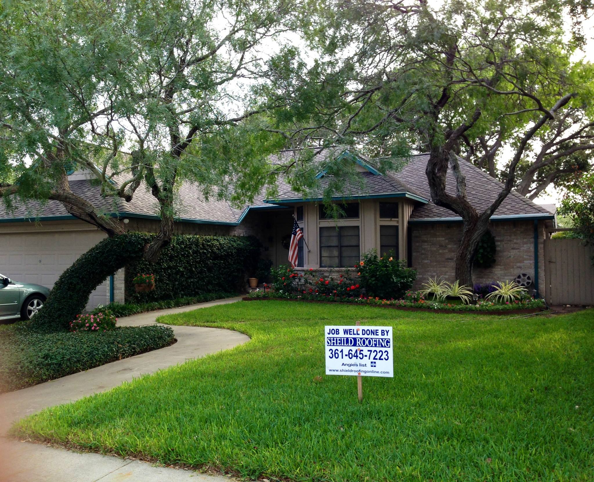 What permits or licenses are required for roof installation and repair?